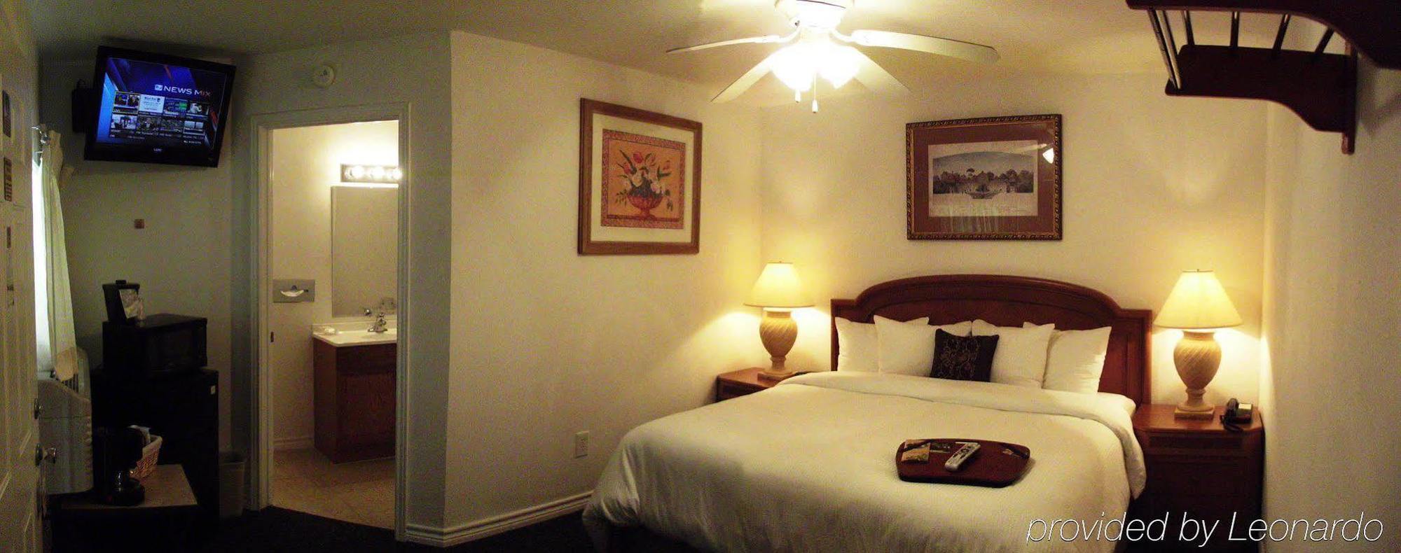Hempstead Country Inn & Suites 외부 사진
